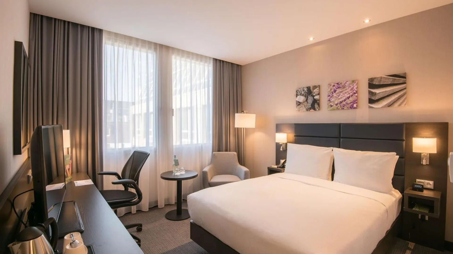 Hilton Garden Inn Frankfurt City Centre Frankfurt am Main 4*,  Alemanha